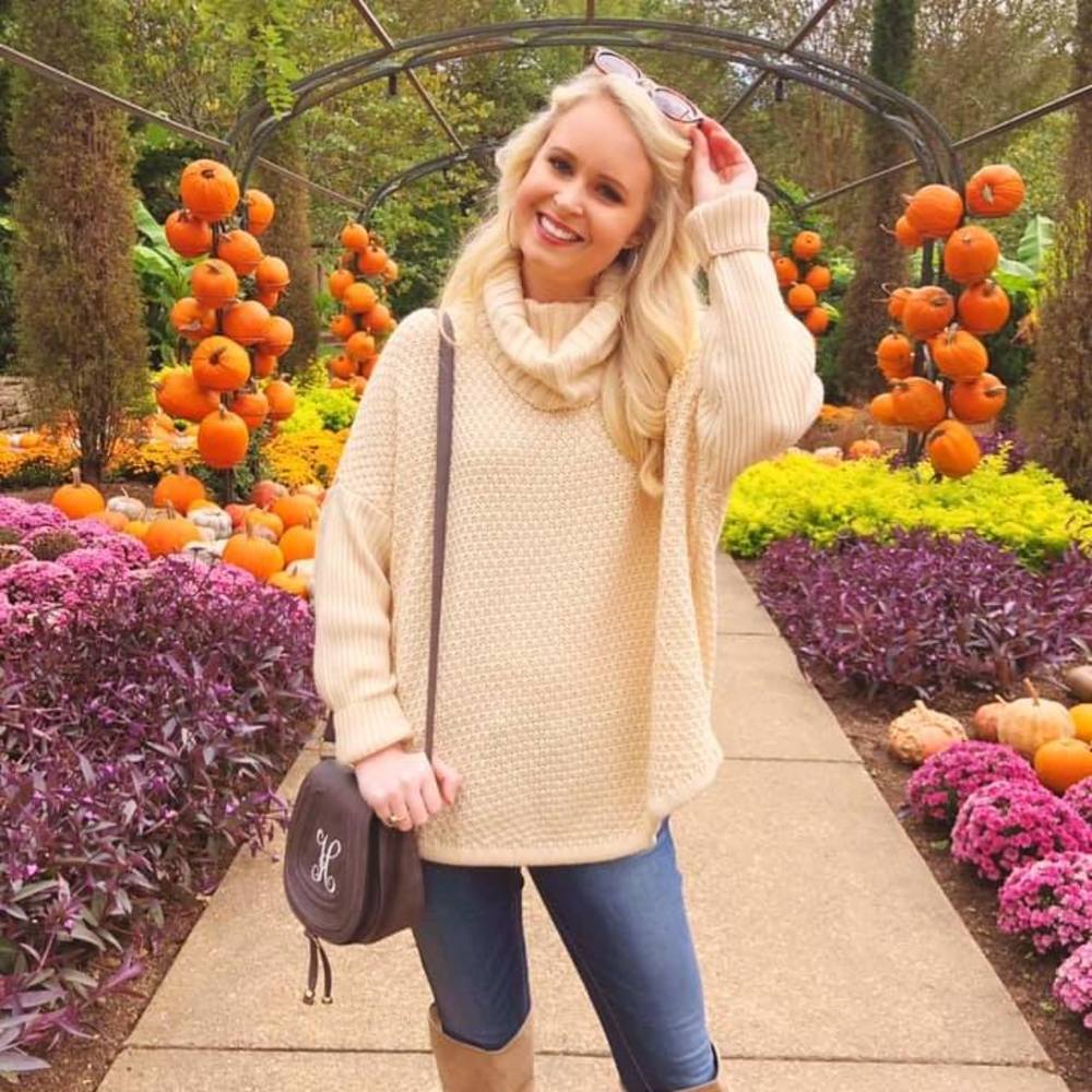 Meet your Posher, Holly